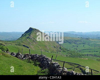 Blick über Chrome Hill beliebt bei Wanderern im Peak District National Park Stockfoto