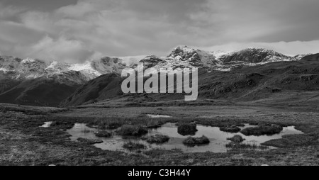 Langdale Pikes, Nordwestgrat und Crinkle Crags aus Silber wie in der Nähe von Grasmere, Lake District, Cumbria Stockfoto