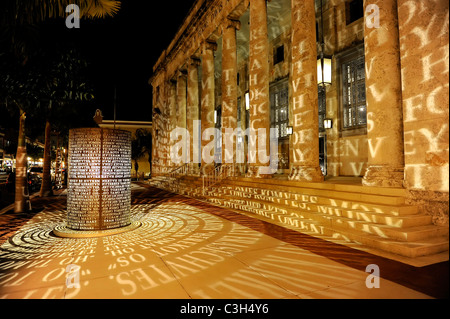 Sidney & Bern Davis Florida Kunst Kulturzentrum Caloosahatchee Manuskripte Lichtskulptur in Fort Myers Florida USA Stockfoto