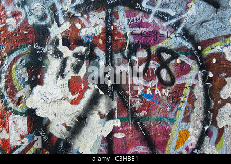 Detail der Graffiti auf der Berliner Mauer Stockfoto