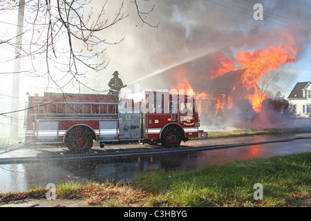 Detroit-Feuerwehr in Szene der Hausbrand Detroit Michigan USA Stockfoto