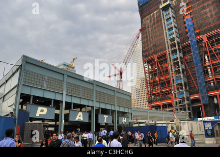 Die Konstruktion auf das World Trade Center oberhalb der Path-Station in New York City. Stockfoto