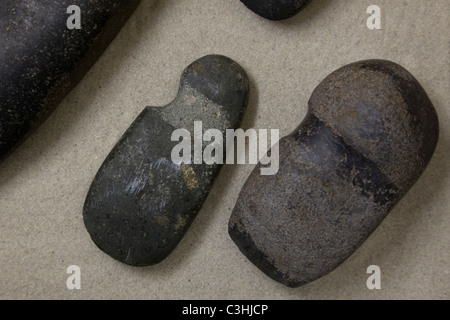 Salado Kultur Steinwerkzeuge, Axtköpfe Besh-Ba-Gowah archäologische Park im Globe, Arizona, USA. Stockfoto