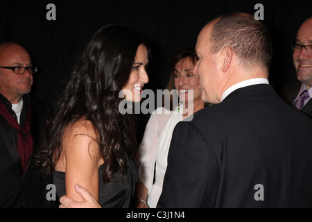 Demi Moore und Prinz Albert II von Monaco Rodeo Drive Walk von Style Award statt am Rodeo Drive - Ankünfte Los Angeles, Stockfoto