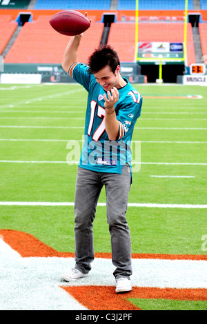 Kris Allen DSDS erscheint im Land Shark Stadium vor seinem Auftritt an der Miami Dolphins Heckklappe Partei Miami, Stockfoto