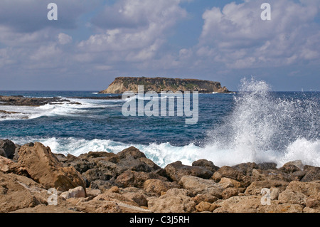 Die Küste bei Agios Georgios und Kap Drepano Stockfoto