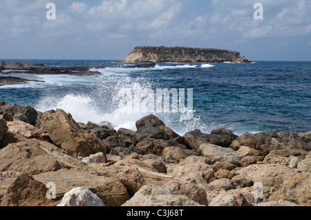 Die Küste bei Agios Georgios und Kap Drepano Stockfoto