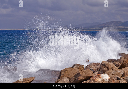 Die Küste bei Agios Georgios und Kap Drepano Stockfoto