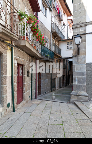 Historisches Zentrum mittelalterlichen Straße von Guimaraes, Portugal. UNESCO-Welterbe. Stockfoto