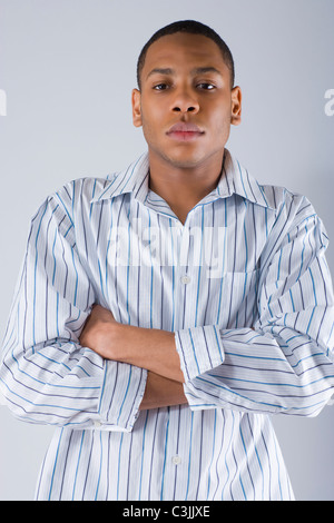Studio-Porträt des jungen Mannes Stockfoto