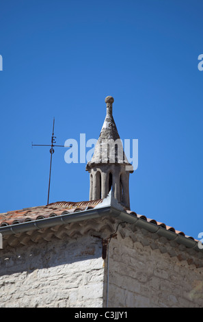 Sarazenturm in Vézénobres in den Cevennen Languedoc-Roussillon Frankreich Stockfoto