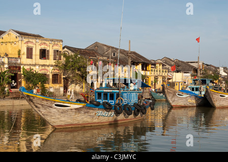 Angelboote/Fischerboote am Fluss Thu Bon, Hoi An, Vietnam Stockfoto