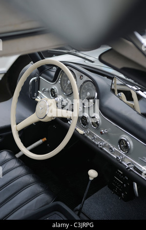 Innenraum eines Mercedes 300SL oldtimer Stockfoto
