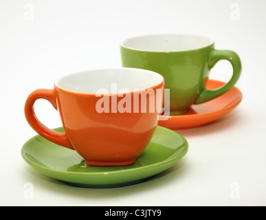 Leere Kaffeetassen, ist auf einem weißen Hintergrund Bild aufgenommen. Stockfoto
