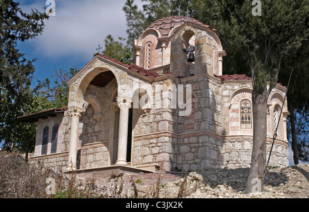 Eine kleine griechisch-orthodoxe Kirche in der Stadt Polemi Stockfoto