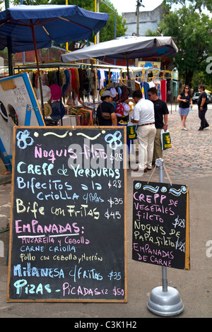 Speisekarte an Bord eines Restaurants in La Boca-Viertel von Buenos Aires, Argentinien. Stockfoto