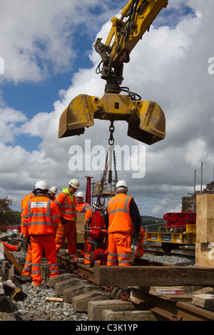 Network Rail die strukturellen Verbesserungen, Gleiserneuerung, Brücke, Reparaturen & Infrastruktur Verbesserungen Arnside, 150 Jahre alten Eisenbahnviadukt, Cumbria, Großbritannien Stockfoto