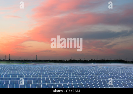 Photovoltaik-Solarkraftwerk Stockfoto
