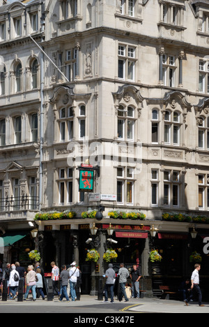 Red Lion Pub, Whitehall, London, England Stockfoto