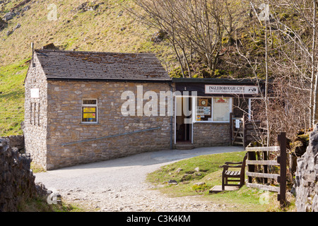 Der Eingang zum Ingleborough Cave Yorkshire Dales, England, UK Stockfoto