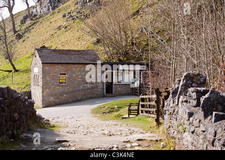 Der Eingang zum Ingleborough Cave Yorkshire Dales, England, UK Stockfoto