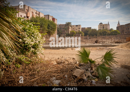 Renovierung und Modernisierung Arbeiten durchgeführt auf der Corniche el Nil in Luxor Ägypten Stockfoto