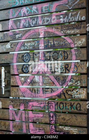 Graffiti an der Wand von den Abbey Road Studios Stockfoto