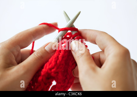 Frau stricken, Nahaufnahme Stockfoto