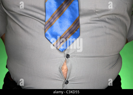 Übergewichtigen Mann mit Hemd klaffende offene, Nahaufnahme Stockfoto