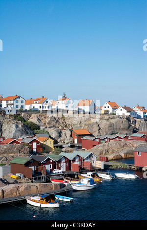 Angeln-Hütten und Häuser am Meer, Smogen, Bohuslan, Schweden. Stockfoto