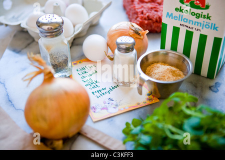 Omlet Zutaten auf Tisch Stockfoto