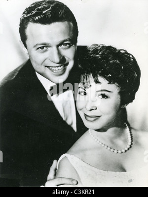STEVE LAWRENCE und Frau Eydie Gorme vocal Duo im Jahre 1964 Stockfoto