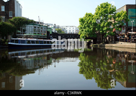 Blick vom Hawley Schloss mit Blick auf London Hampstead Road sperrt, Regents Canal Stockfoto