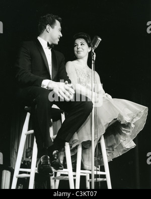 STEVE LAWRENCE und Frau Eydie Gorme vocal Duo über 1964 Stockfoto