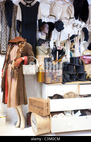 Die Vintage Emporium auf Bacon Street, Brick Lane, London. Foto: Jeff Gilbert Stockfoto