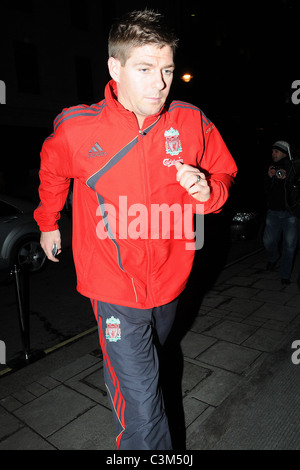 Englischer Fußballspieler Steven Gerrard kommt im Mayfair Hotel in London, England - 19.12.09 Craig Harris/Tony Clarke/WENN.com Stockfoto