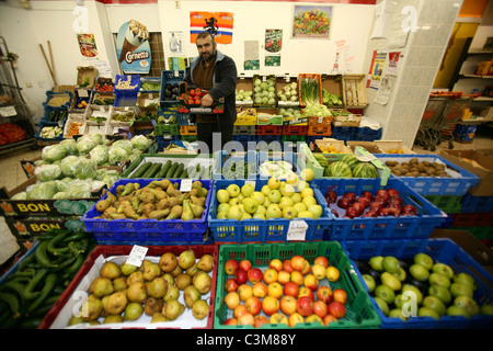 Türkische Geschäft in Rotterdam Stockfoto