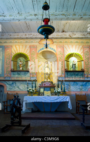 Altar-Detail in Kapelle in La schmÃ¼cken Mission State Historical Park, in der Nähe von Lompoc, Santa Barbara County, Kalifornien Stockfoto