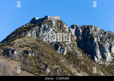 Die Hügel Festung Montségur, einer ehemaligen Hochburg der Katharer, Midi-Pyrenäen, Frankreich Stockfoto