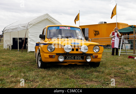 REDAKTIONELLE Nutzung Bild Tan ungewöhnlichen Retro-Autos auf der South Suffolk Show statt am 8. Mai 2011 an Ampton Showground, Suffolk. Stockfoto