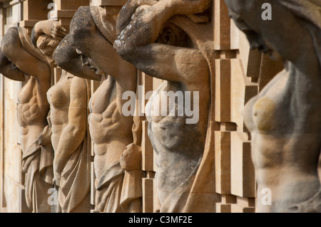 Brunnen-Statuen am unteren Wassergarten im Blenheim Palace, Oxfordshire, Vereinigtes Königreich Stockfoto