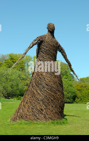 Wicker Frau Kunstwerk Lews Castle in Stornoway Stockfoto