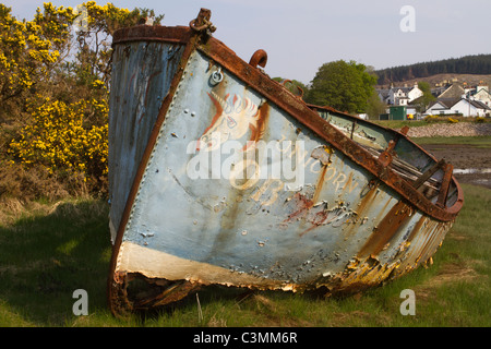 Schiffbrüchige verrottenden Boot an der Küste Salen Isle of Mull Inneren Hebriden Schottland Stockfoto