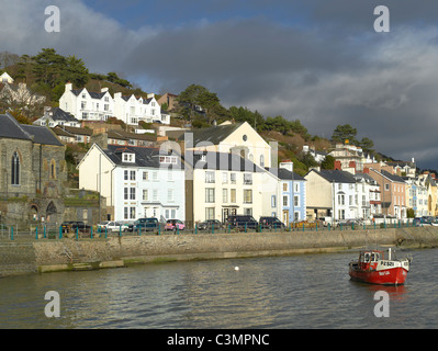 Grau stürmischen Himmel Himmel im Winter über Aberdovey Dorf und Harbour Gwynedd Wales Vereinigtes Königreich GB Großbritannien Stockfoto