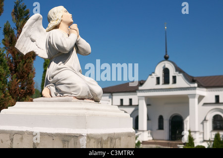 Skulptur betende Engel Stockfoto