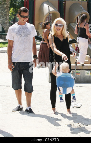Gavin Rossdale, Gwen Stefani und ihr Sohn Zuma Rossdale verbringen Sie den Nachmittag bei einem Beverly Hills Park Los Angeles, Kalifornien Stockfoto