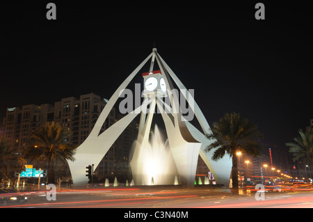 Turm Uhr Kreisverkehr in Dubai, Vereinigte Arabische Emirate. Stockfoto