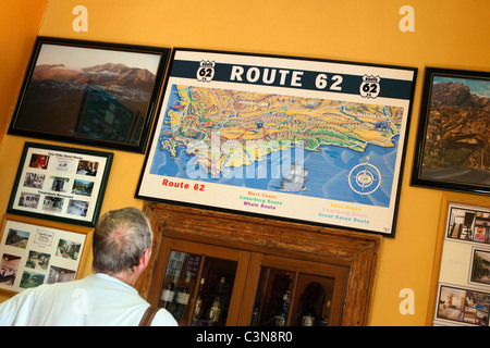 Südafrika, Western Cape Montagu, Karte der Route 62 in Office de Tourisme. Stockfoto