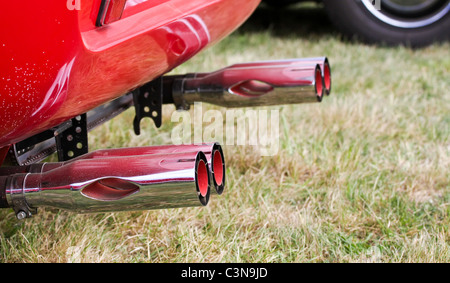Abgasleitungen von einem Oldtimer auf South Suffolk Show 2011 Stockfoto
