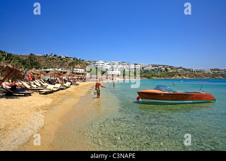 Super Paradise Strand griechischen Kykladeninsel Mykonos Ägäis Griechenland EU Europäische Union Europa Stockfoto